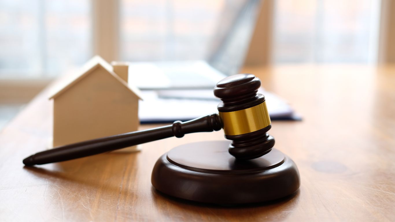 Read more about the article Buying a House at Auction? Here’s Why You Need Fast Finance